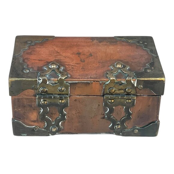 Vintage Copper Trinket Box With Brass Hardware & Blue Velvet Lining 4 3/8" L - Picture 3 of 11